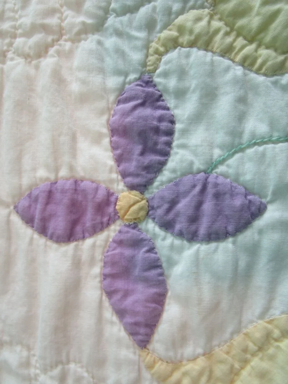 Tulip Wreath Floral Patchwork Quilt Pastel Yellow Purple Green Appliqué Damage